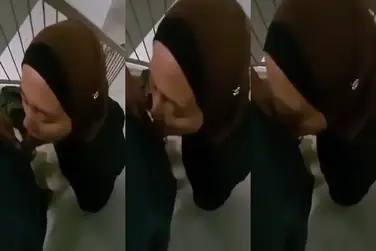 bokep indo Ukhti Cantik Nyepong Ditangga